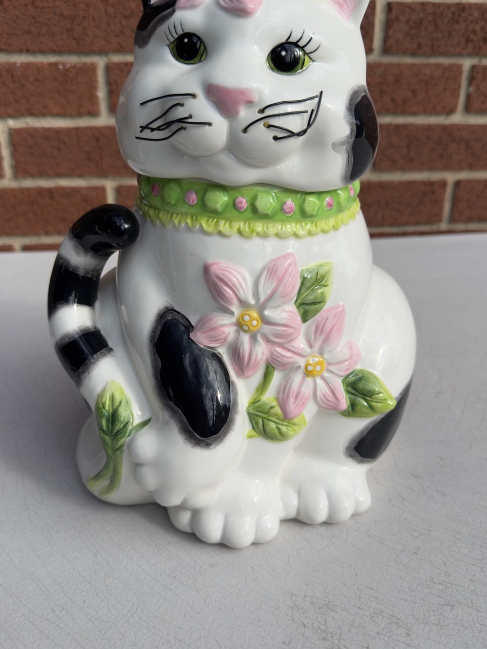 Fitz and Floyd Calico Cat Cookie Jar Pink Floral Blossoms Green
Ruffled Collar
